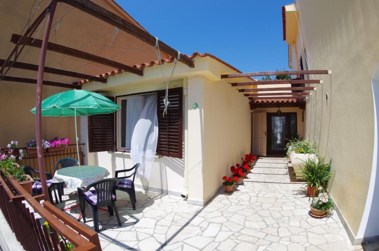 Holiday Apartments Ruzica, Pjescana Uvala Ngoại thất bức ảnh