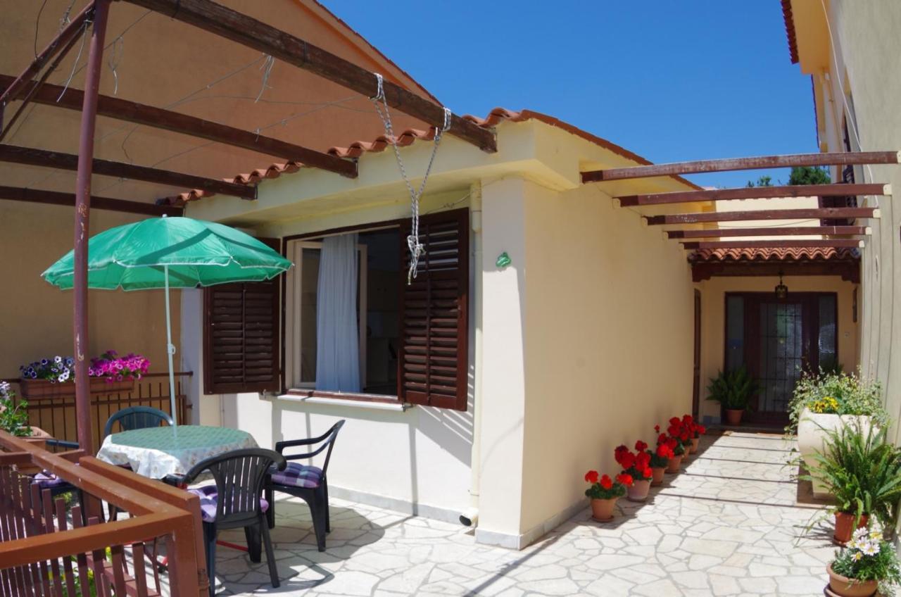 Holiday Apartments Ruzica, Pjescana Uvala Ngoại thất bức ảnh